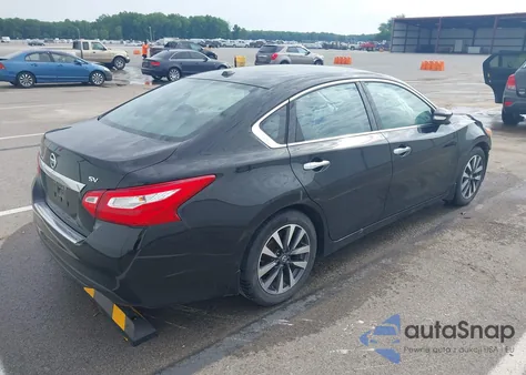 2017 Nissan Altima 2.5 Sv z USA, uszkodzony, nr VIN 1N4AL3AP7HC132911